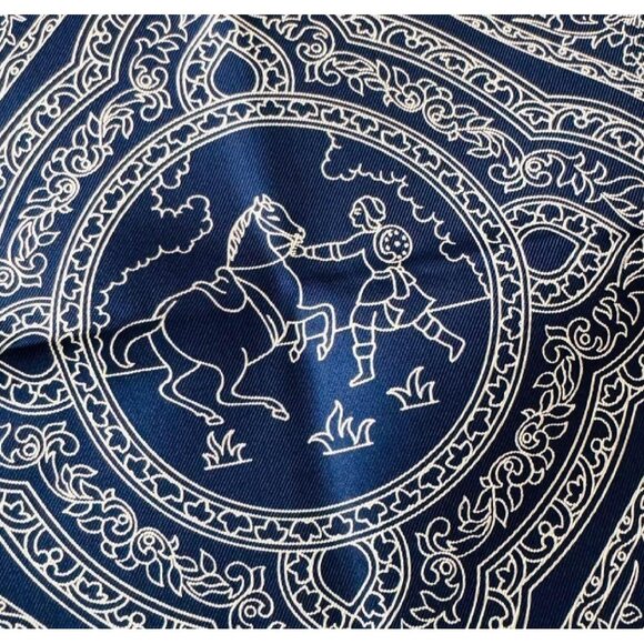 NWOT Hermes blue white qalamdan details pattern scarf 87 cm - Picture 4 of 5
